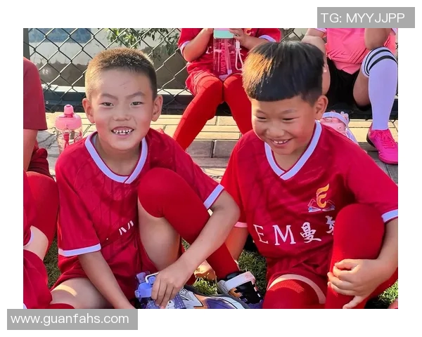 23号足球球星最新高清定格瞬间展现绿茵场上非凡风采 23号足球球星最新高清定格瞬间展现绿茵场上非凡风采