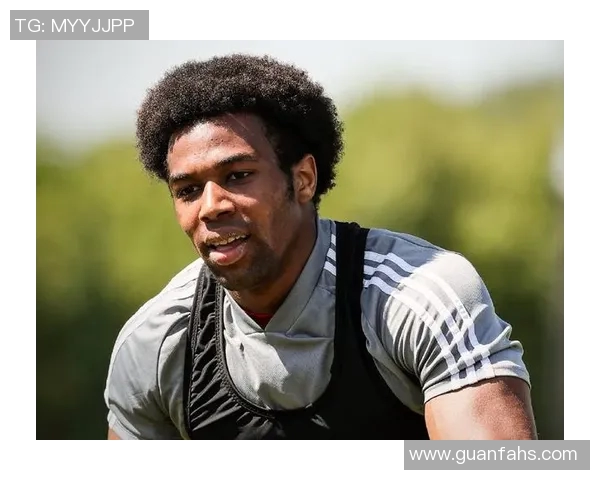 盘点黑人卷毛足球球星赛场风采与激情故事