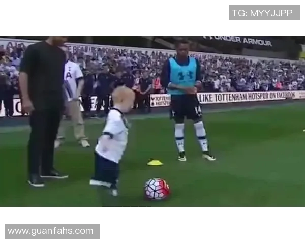 足球球星联名月饼限量发售 文化与运动的完美融合月饼新体验